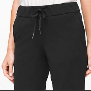 Lululemon on the fly pant.
